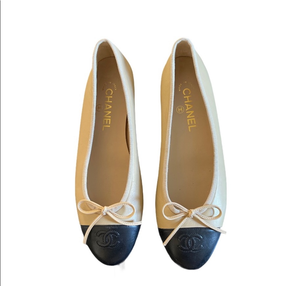 Chanel ballet flats 😍